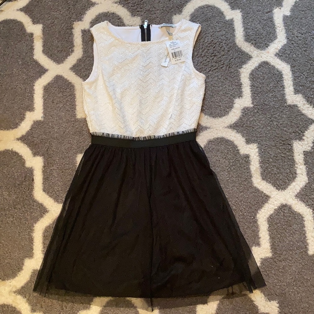 NWT GIRLS MEDIUM DRESS